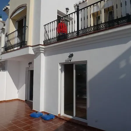 - Casa De Familia * Nerja