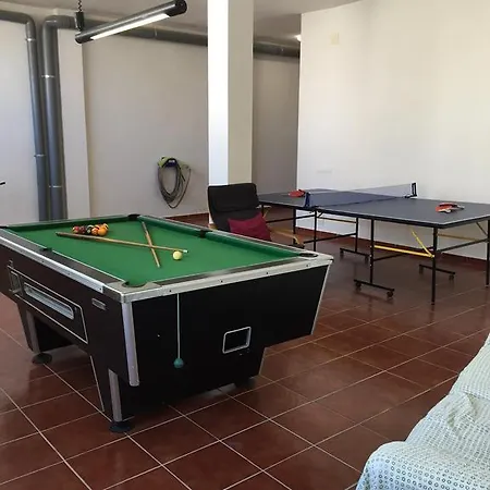 - Casa De Familia *