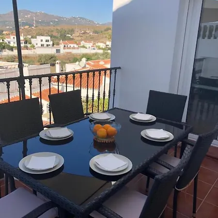 - Casa De Familia *